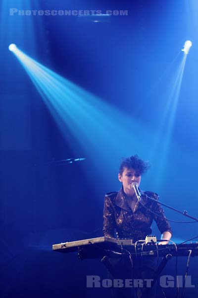 ALICE LEWIS - 2014-03-22 - PARIS - CentQuatre - Salle 400 - 